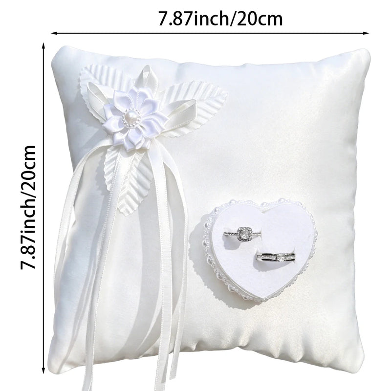 Coussin alliance satin blanc écrin cœur — vue 4
