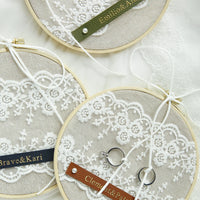 Coussin alliance monogramme doré tulle — vue 3