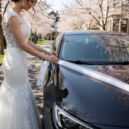 Décoration voiture mariage fleurs blanches