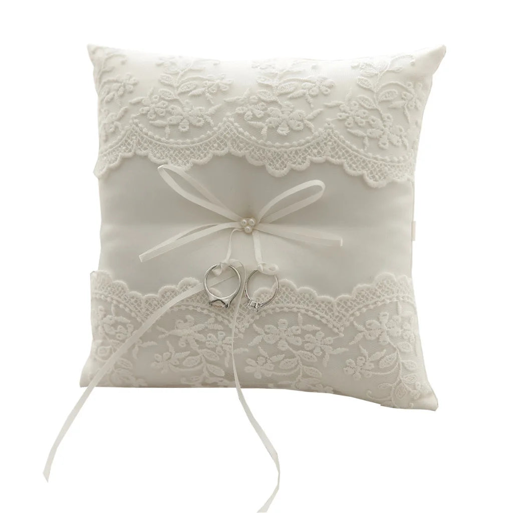 Coussin alliances dentelle et rubans satin — vue 6