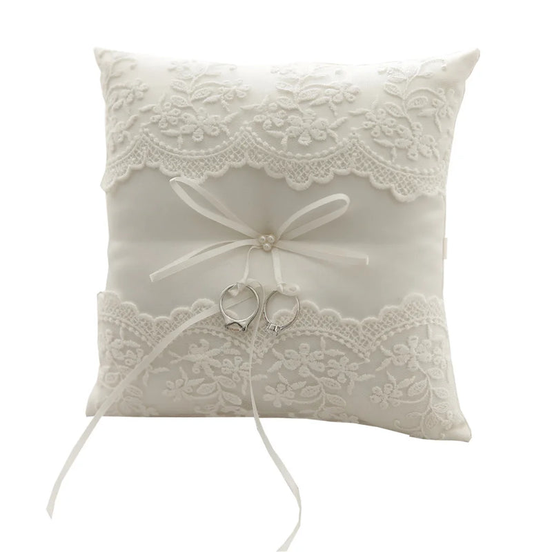 Coussin alliances dentelle et rubans satin — vue 6