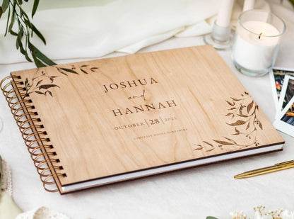 Livre d'Or Mariage Bois Gravé Feuillage — vue 6
