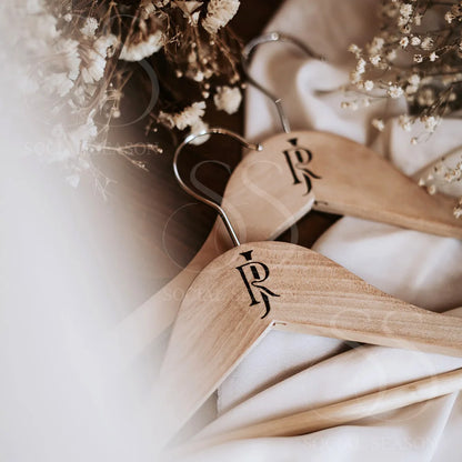 Cintre Robe Mariée Initiales Gravées