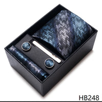 Coffret Cravate Mariage Homme Pochette et Boutons de Manchette — Gris Bleuté Chevrons