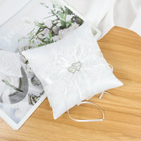 Coussin d'alliance dentelle blanche et nœud satin — vue 6
