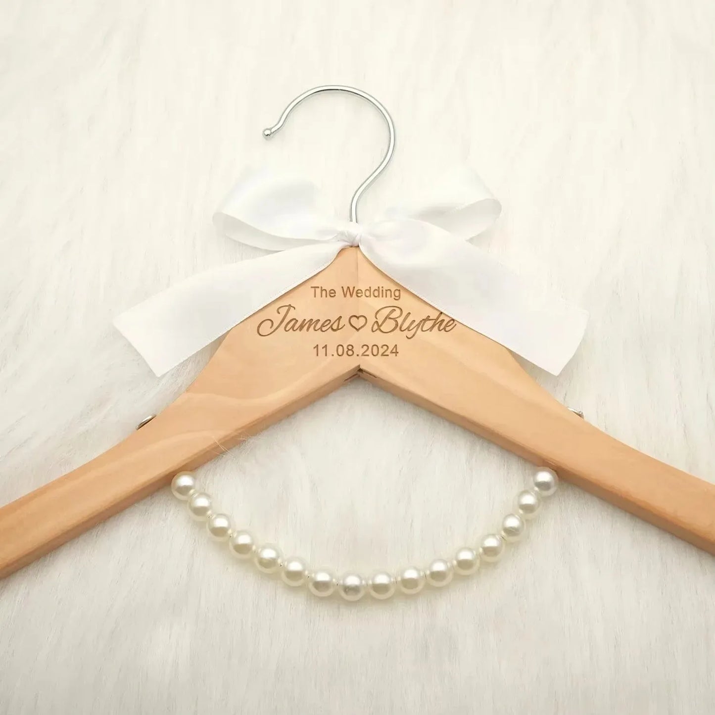 Cintre en Bois Personnalisé Mariage