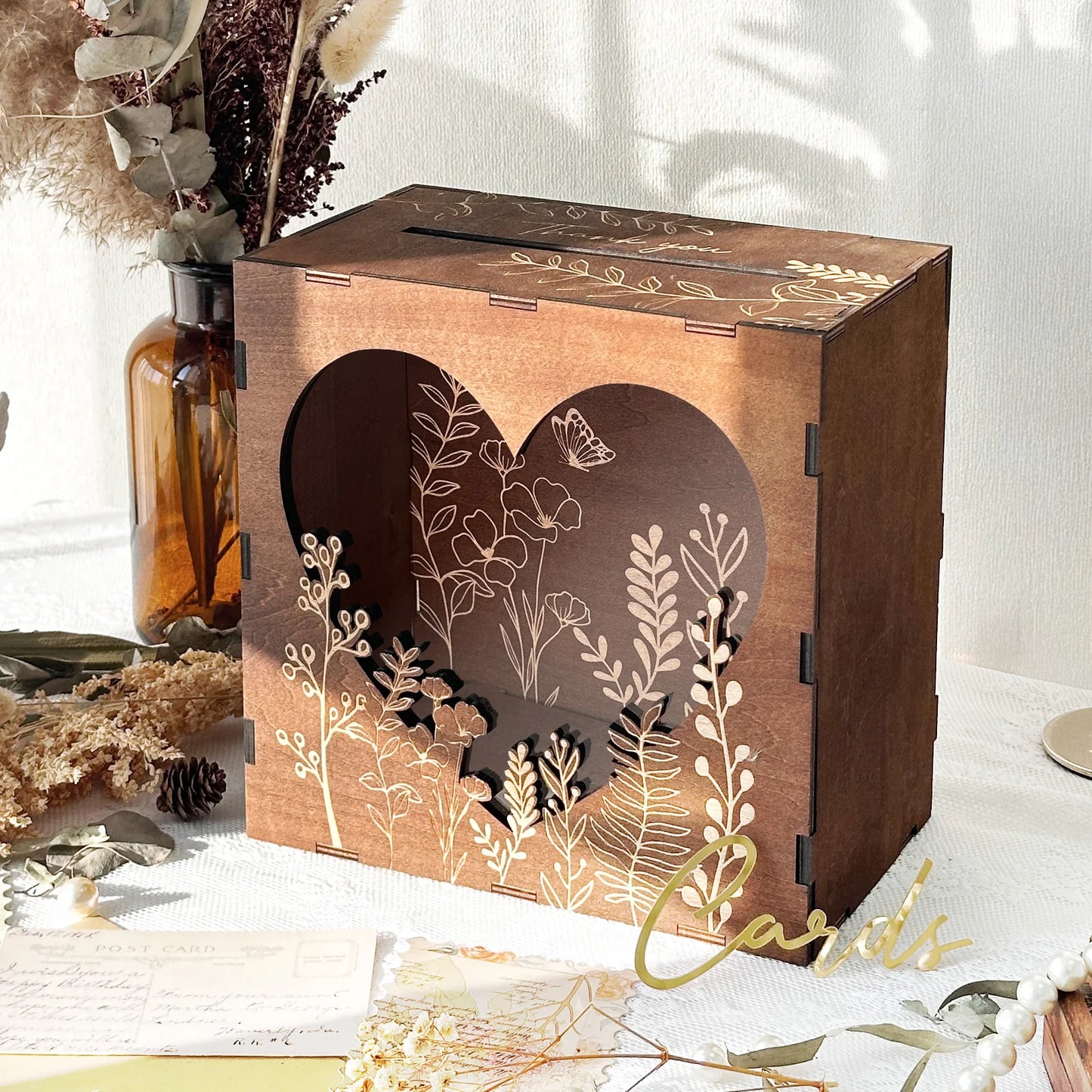 Urne mariage bois cœur et fleurs gravées
