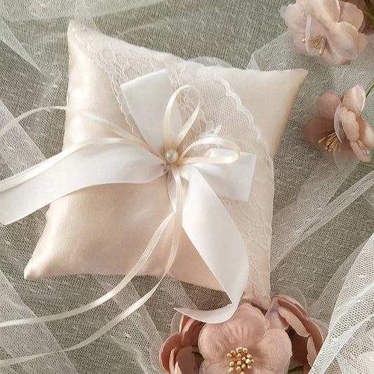 Coussin d'alliance brodé et cousu à la main - porte-alliances personnalisable - coussin d'anneaux pour alliance - coton bio mariage - France Coussin d'alliance brodé et cousu à la main - porte-alliances personnalisable - coussin d'anneaux pour alliance - coton bio mariage - France